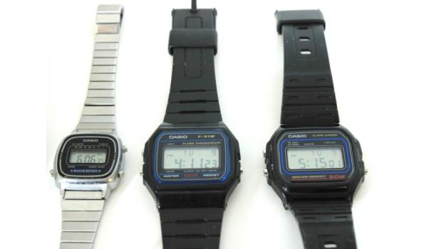 4 digitale horloges CASIO, mogelijke gebruikssporen, mogelijks nieuwe batterij nodig